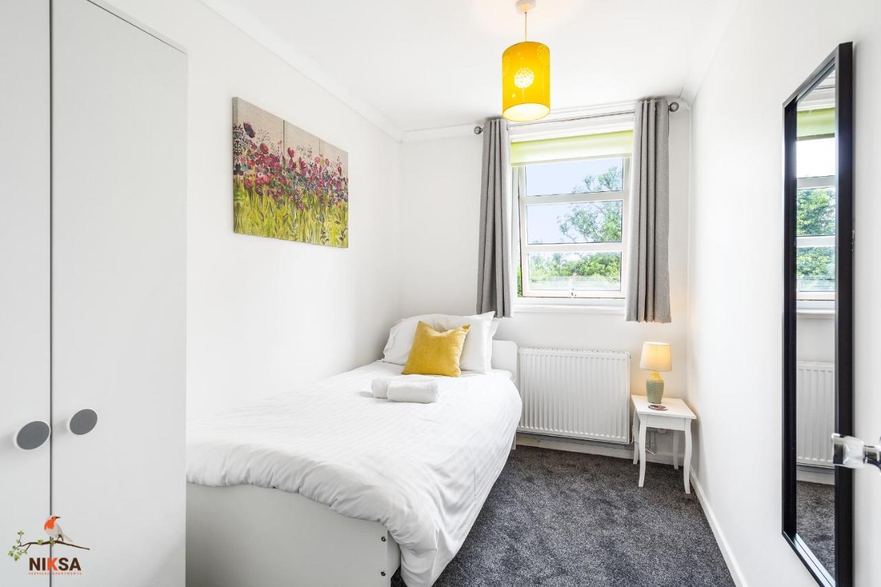 Niksa Serviced Accommodation - 3 Bedroom House Welwyn Garden City Dış mekan fotoğraf