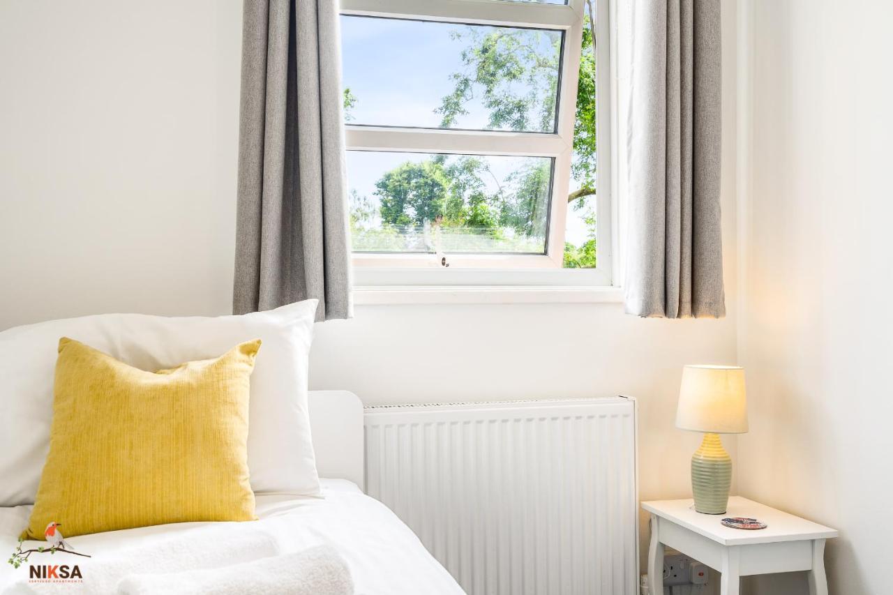 Niksa Serviced Accommodation - 3 Bedroom House Welwyn Garden City Dış mekan fotoğraf