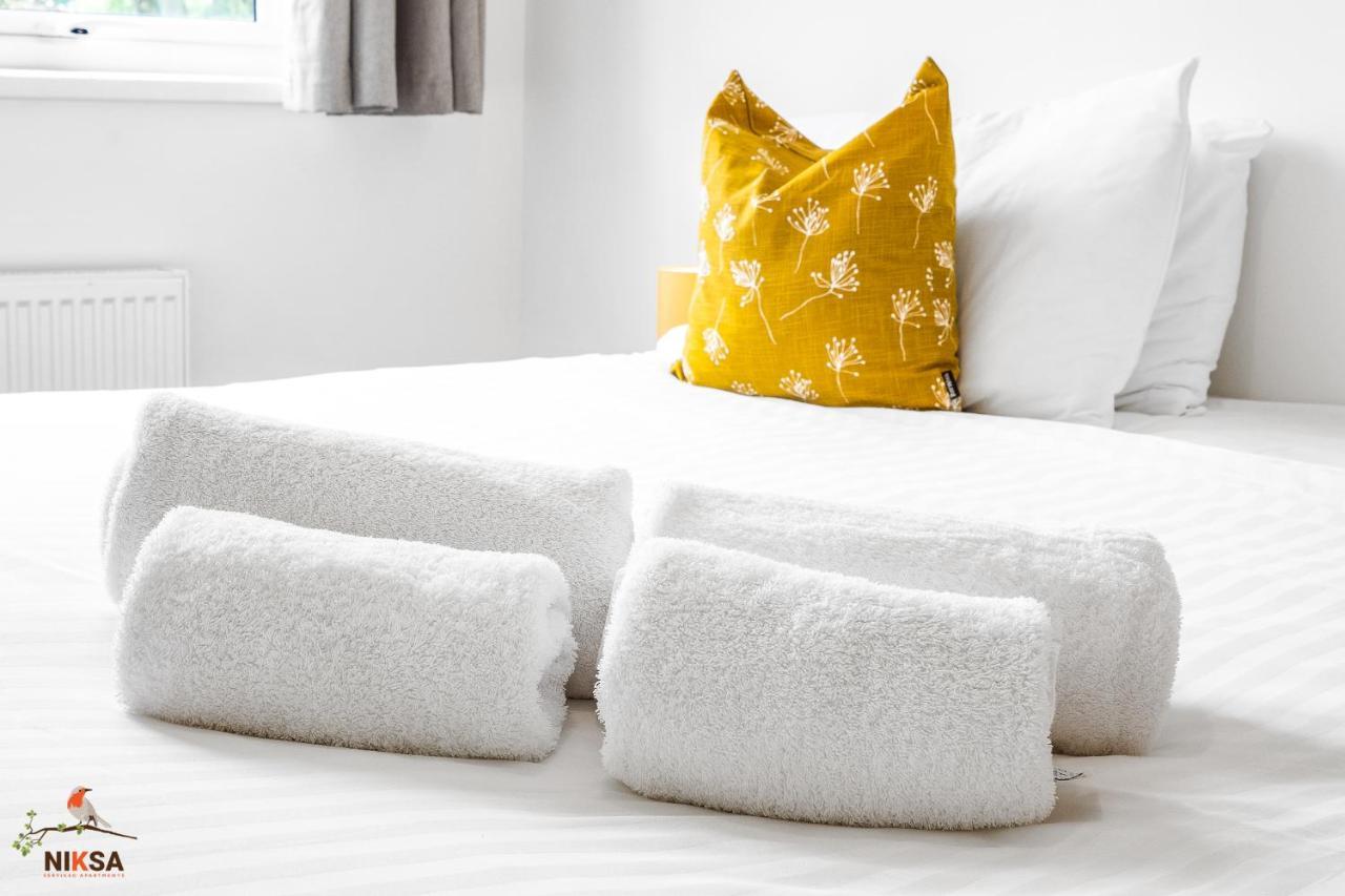 Niksa Serviced Accommodation - 3 Bedroom House Welwyn Garden City Dış mekan fotoğraf