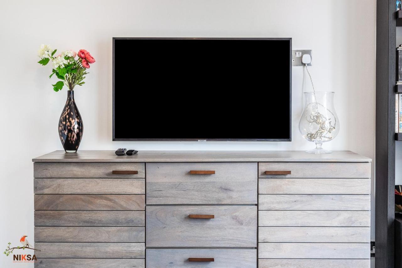 Niksa Serviced Accommodation - 3 Bedroom House Welwyn Garden City Dış mekan fotoğraf