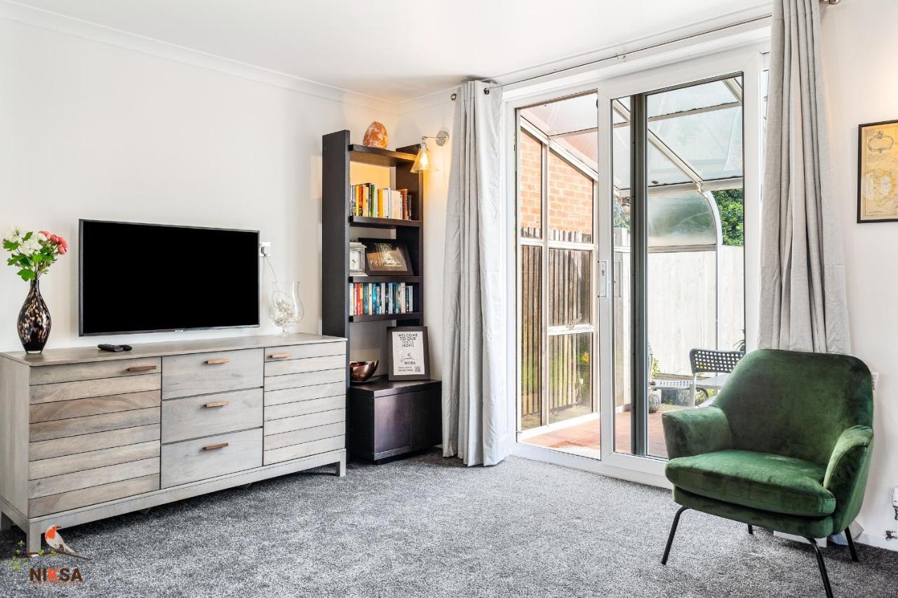 Niksa Serviced Accommodation - 3 Bedroom House Welwyn Garden City Dış mekan fotoğraf